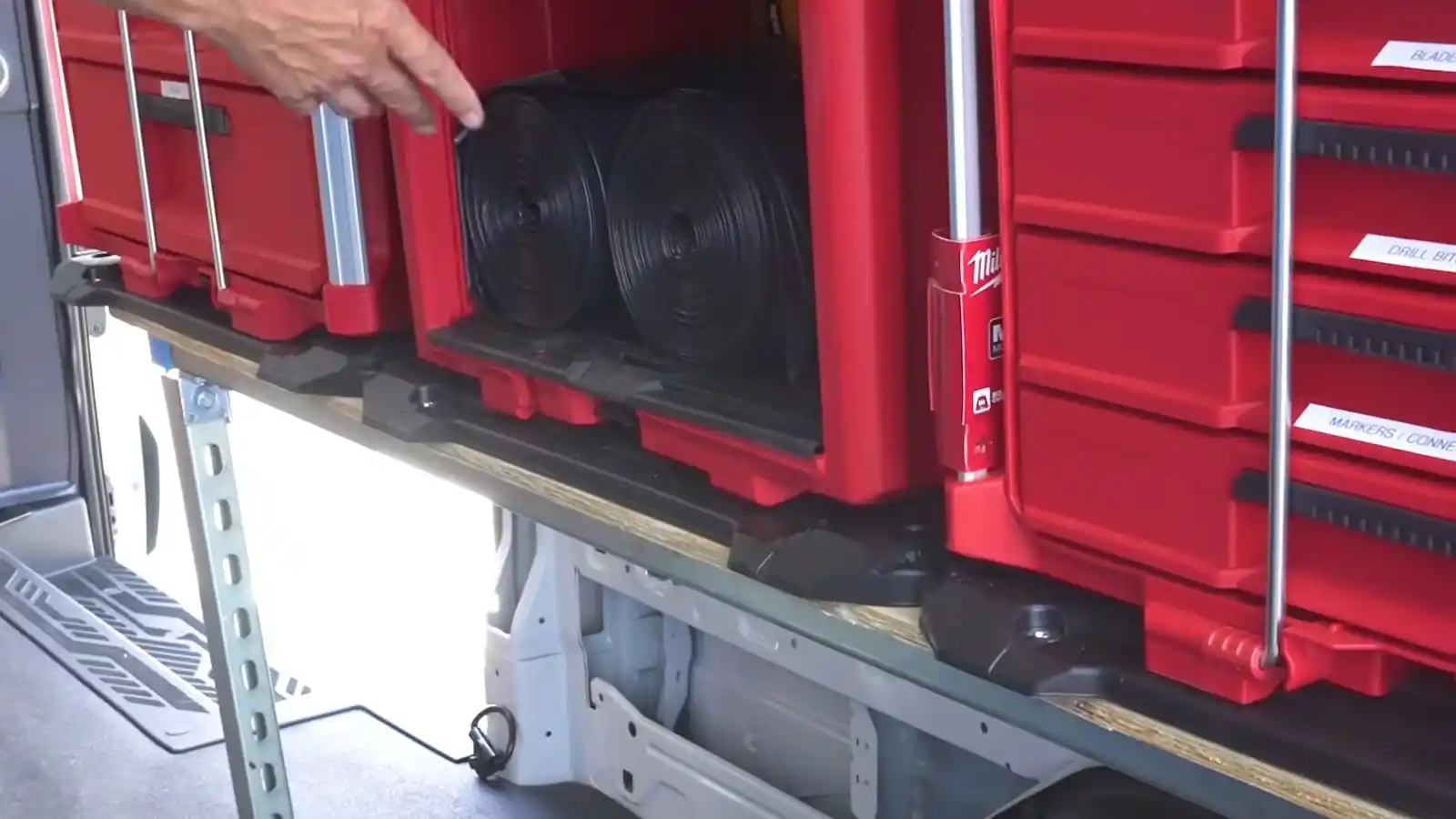 Tarpon Springs Water Damage Pros equipment and vehicle